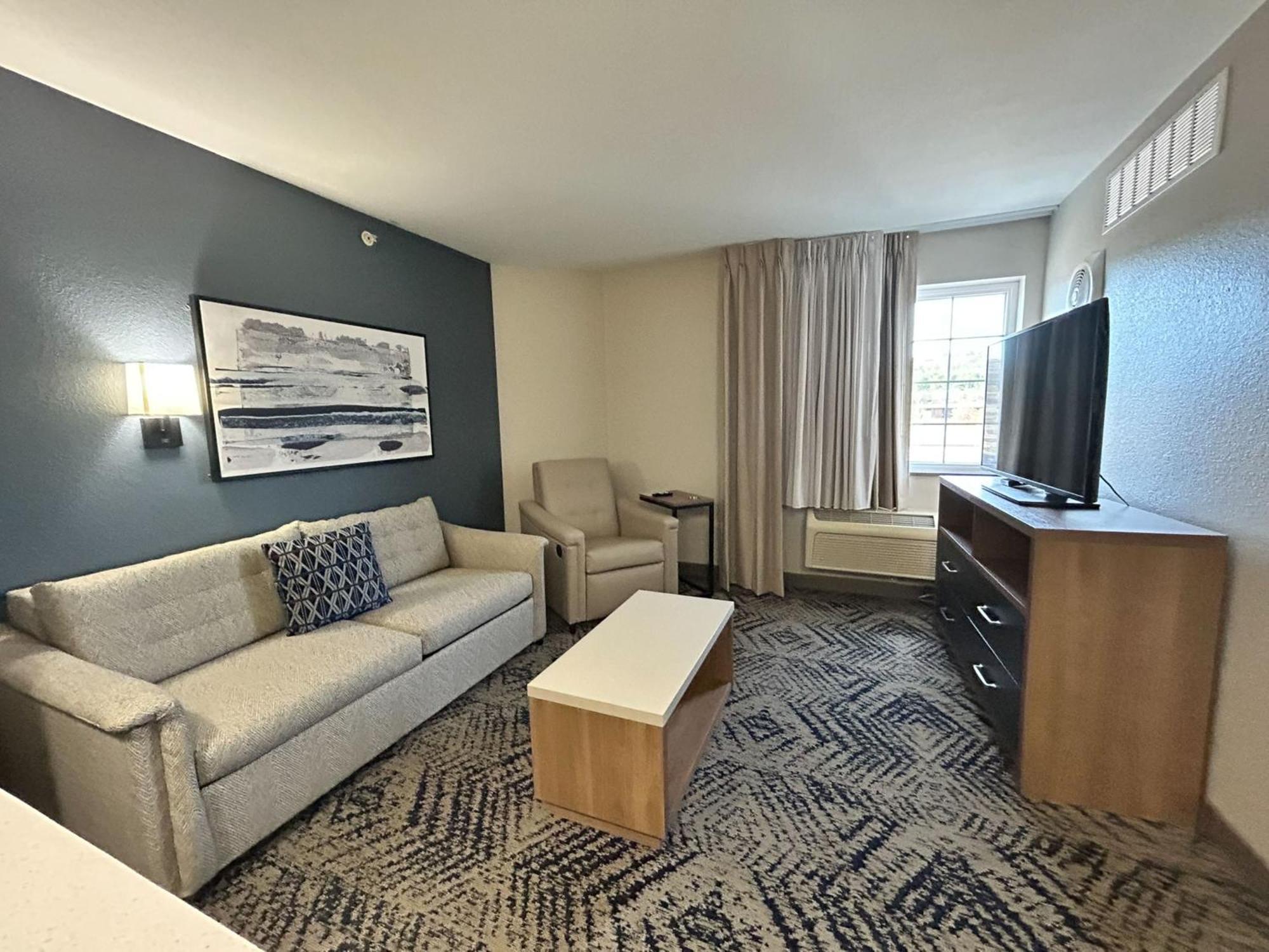 Candlewood Suites Fayetteville By Ihg Экстерьер фото