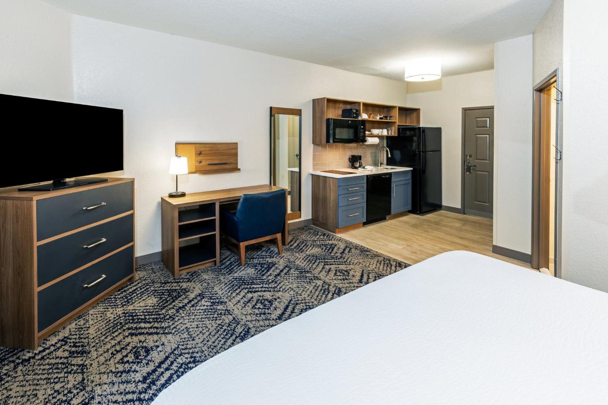 Candlewood Suites Fayetteville By Ihg Экстерьер фото