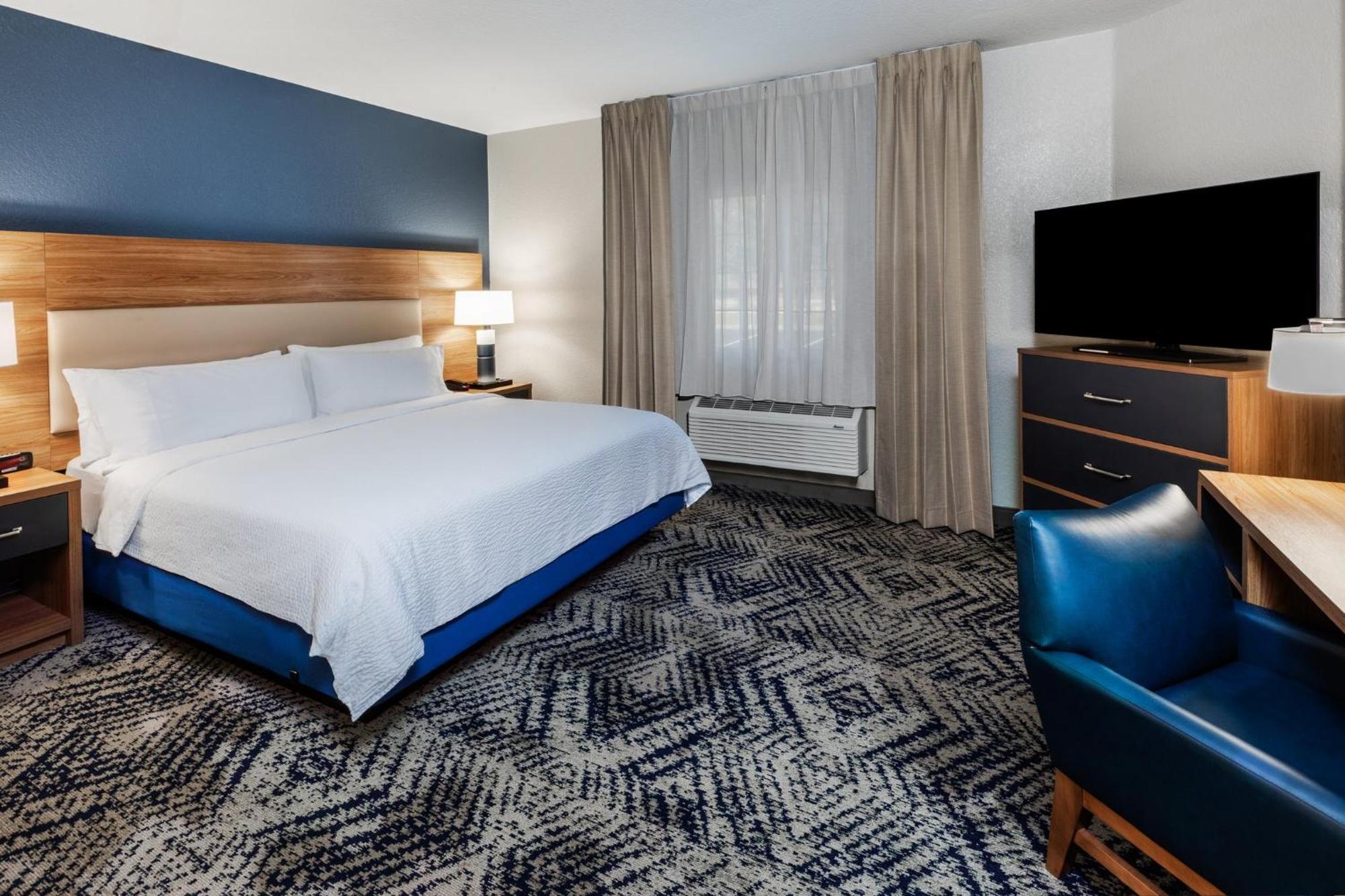 Candlewood Suites Fayetteville By Ihg Экстерьер фото