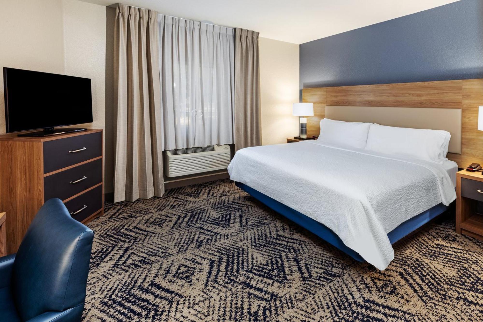 Candlewood Suites Fayetteville By Ihg Экстерьер фото