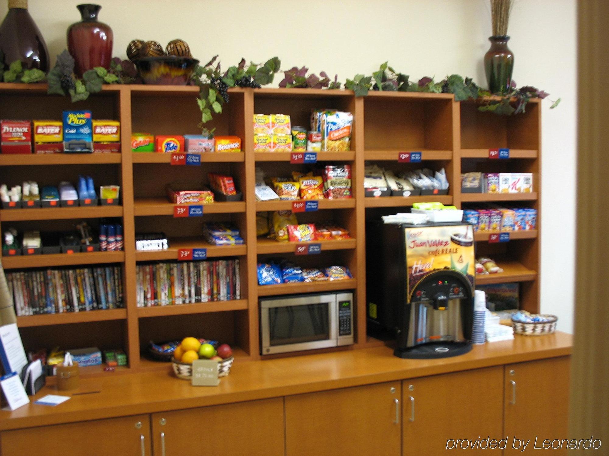Candlewood Suites Fayetteville By Ihg Ресторан фото