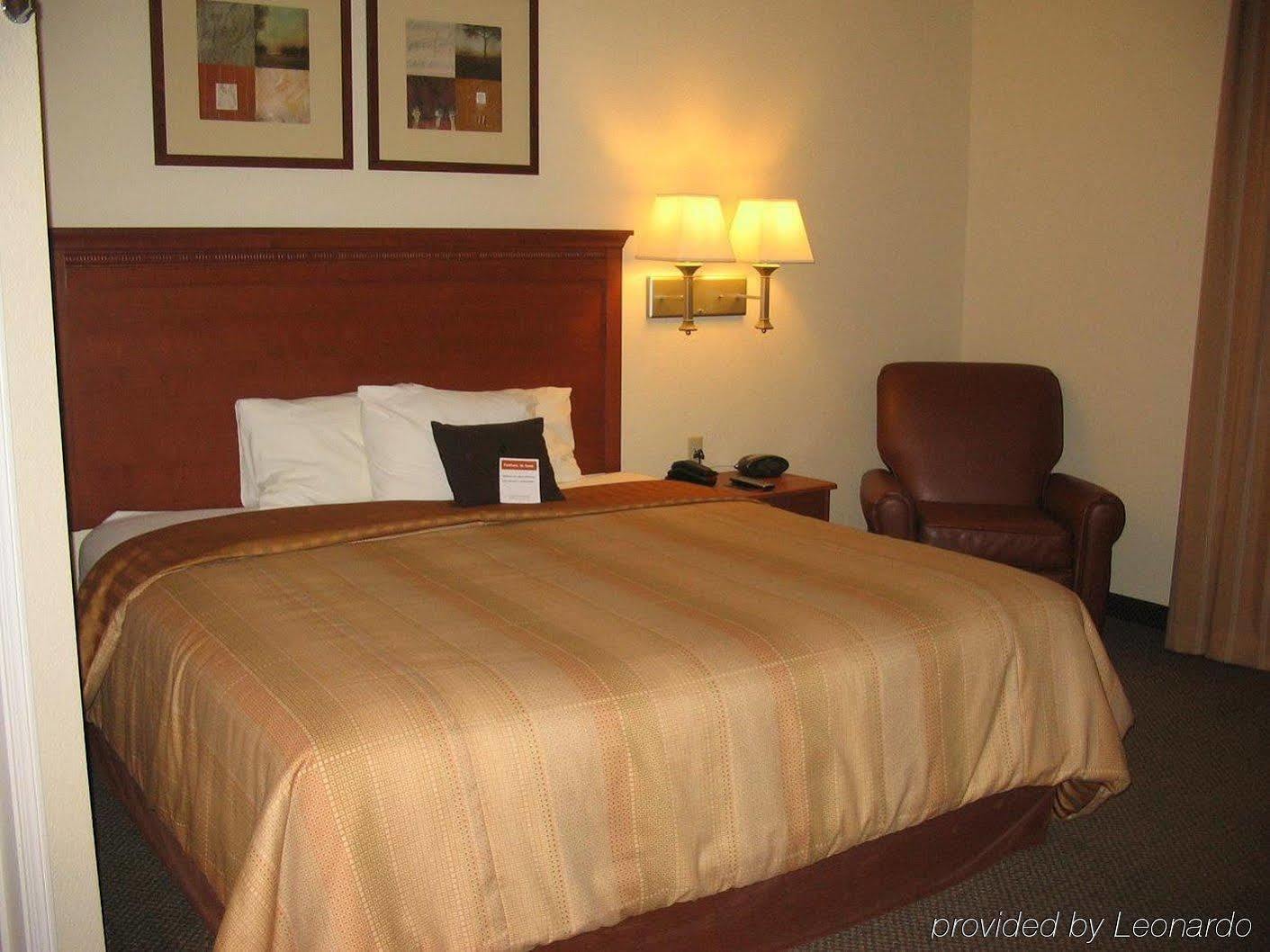 Candlewood Suites Fayetteville By Ihg Экстерьер фото