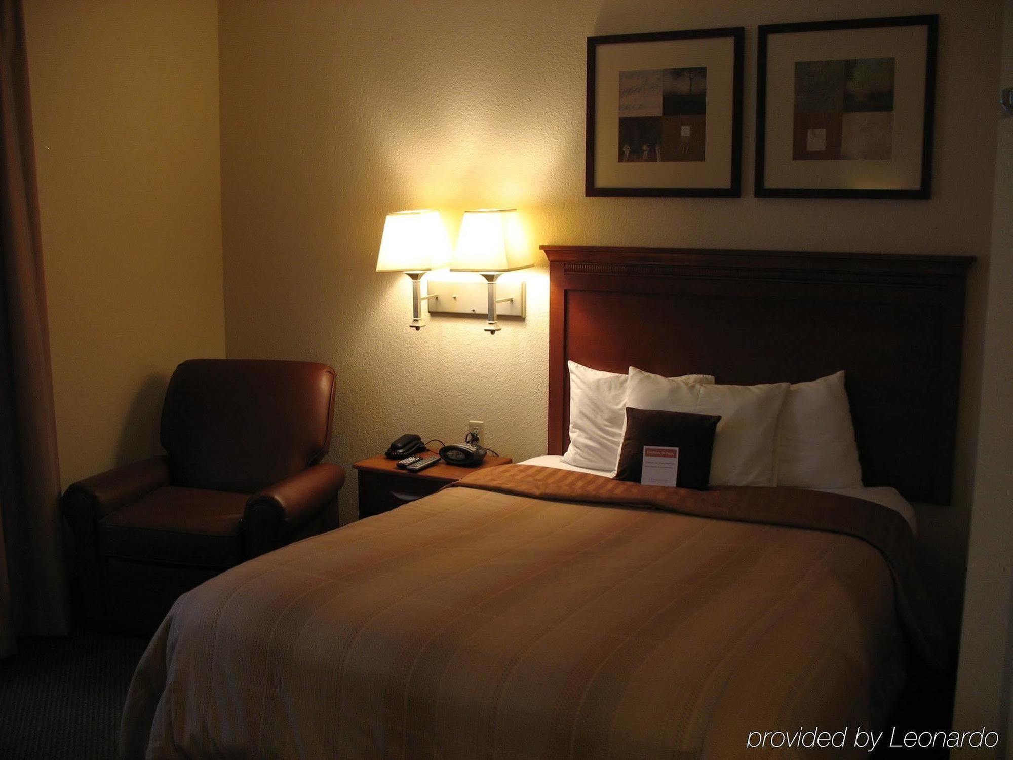 Candlewood Suites Fayetteville By Ihg Экстерьер фото