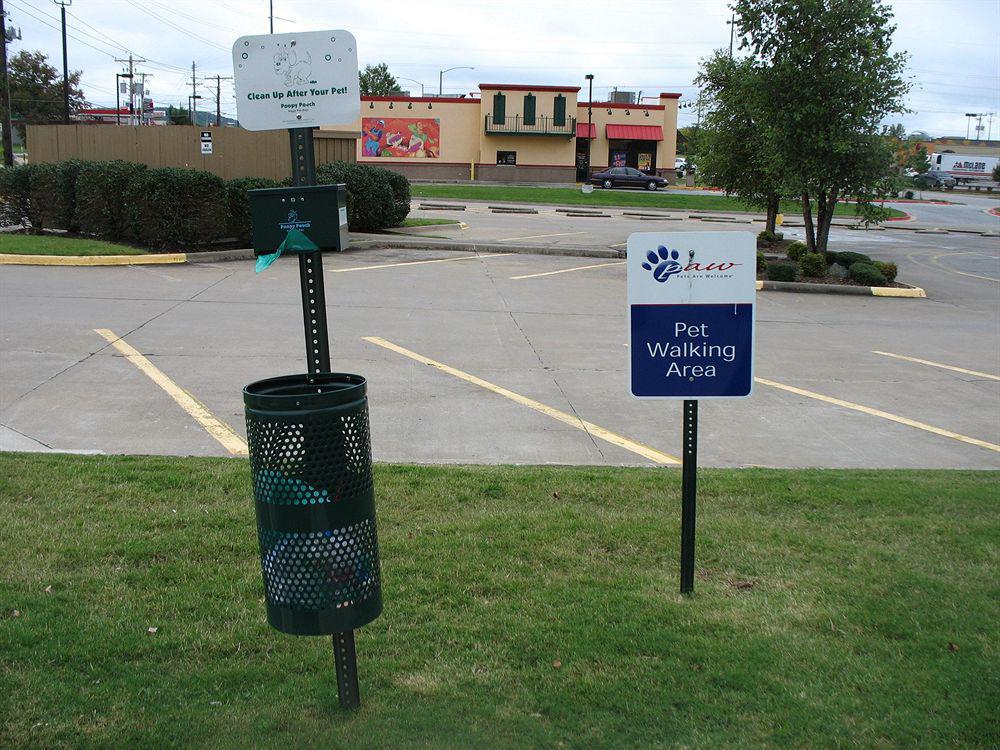 Candlewood Suites Fayetteville By Ihg Экстерьер фото
