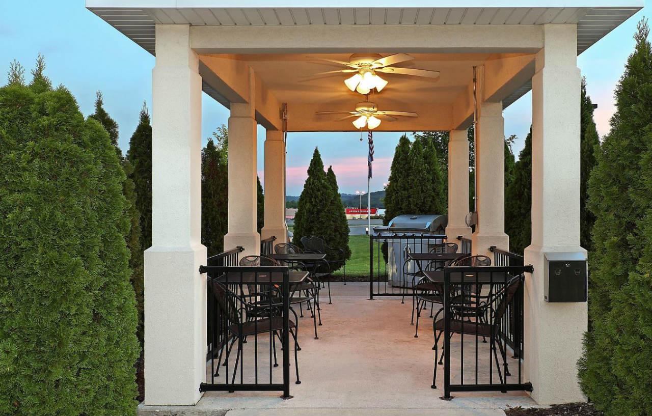 Candlewood Suites Fayetteville By Ihg Экстерьер фото