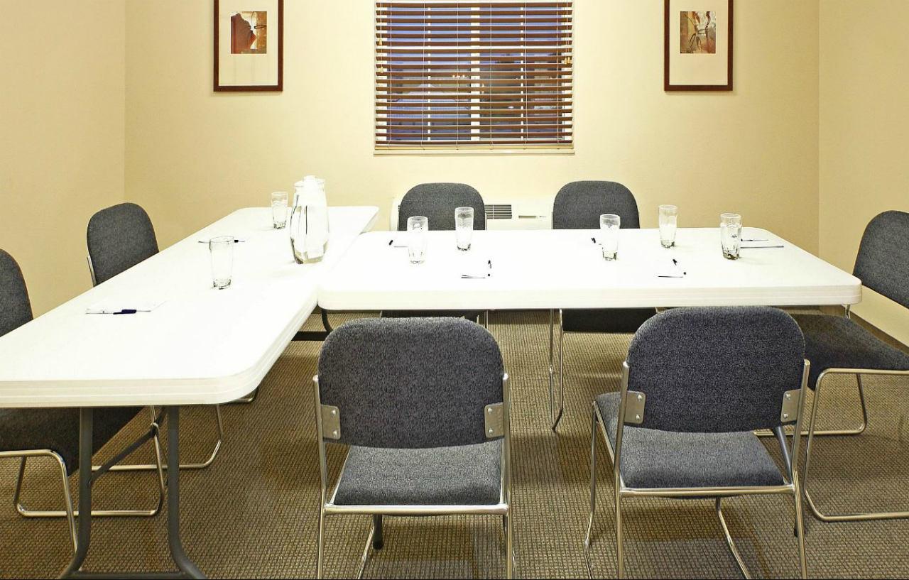 Candlewood Suites Fayetteville By Ihg Экстерьер фото